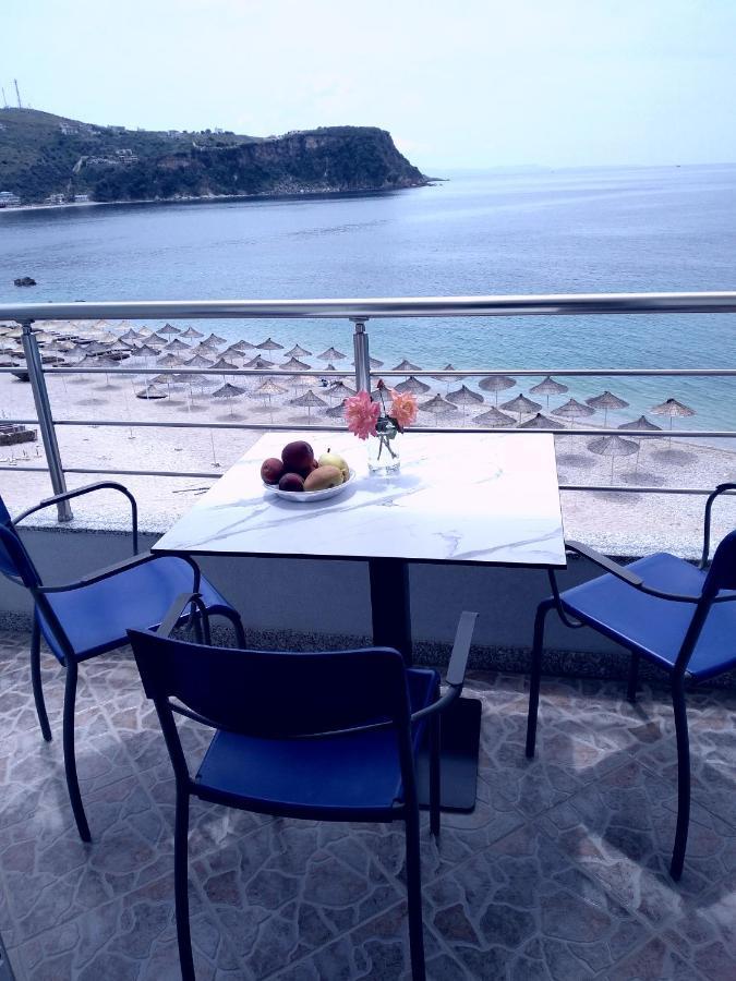Nadim Rooms Himare Bagian luar foto